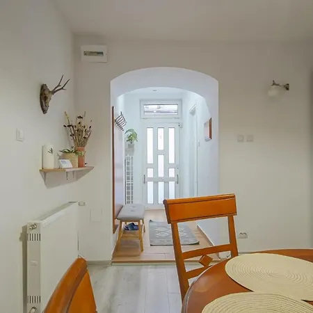 Appartamento Old Town-high Hopes No2 *