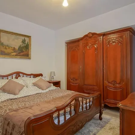 Old Town-high Hopes No2 * Braşov